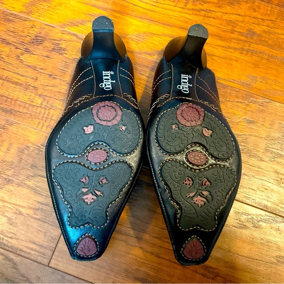 Indigo by Clark’s Western Boot Style Slip on Shoes. - Picture 5 of 8